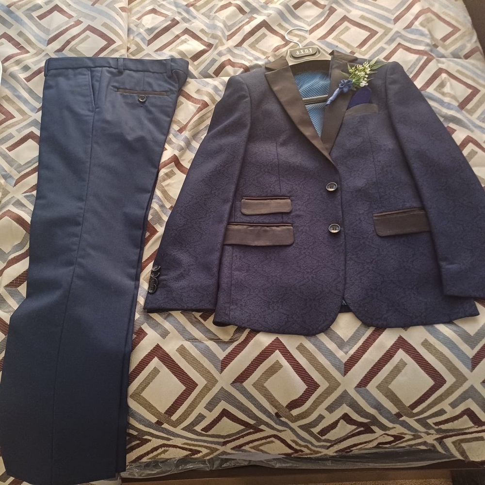 Elegant Boys' Suit with Black Accents
